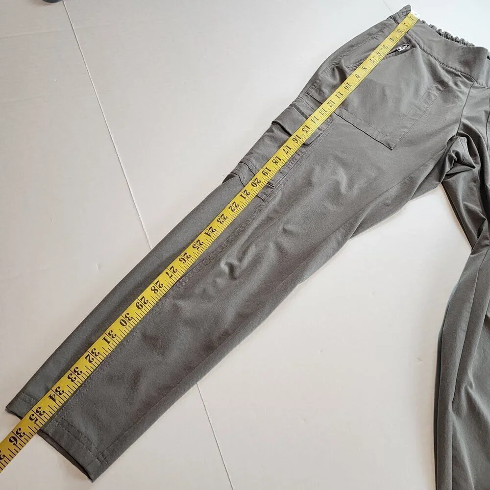 Athleta size 0 lightweight  cargo pants Chelsea gray woman / teen girl